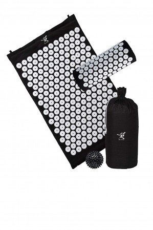 Acupressure mat with spiky ball